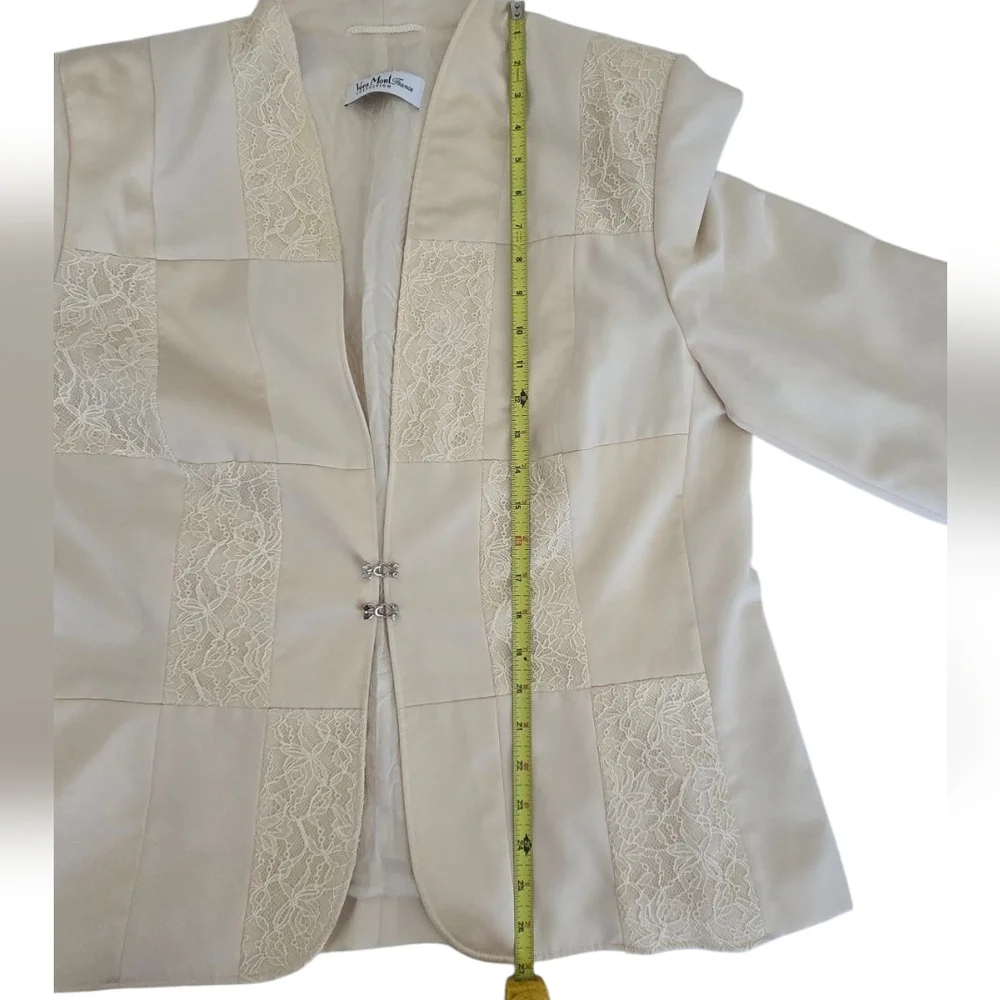 VINTAGE VERA MONT FRANCE Cream Ruffled Tiered Long Sleeve Bridal Blazer
